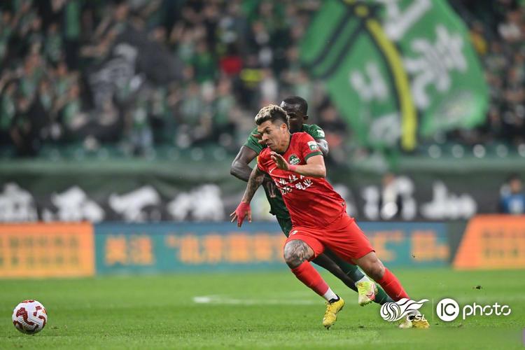 河南俱乐部酒祖杜康5-2武汉三镇 卢永涛阿奇双响、卡多索连场破门