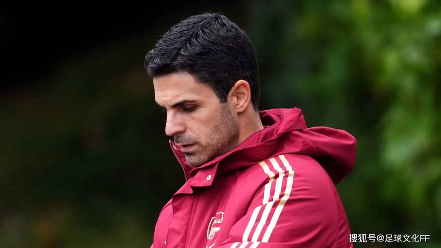 内维尔：阿尔特塔应该让球队攻起来 阿森纳面对强敌有些束手束脚