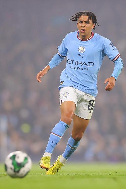 8名青训小将登场!刘易斯:曼城一线队的理念从10岁就开始灌输