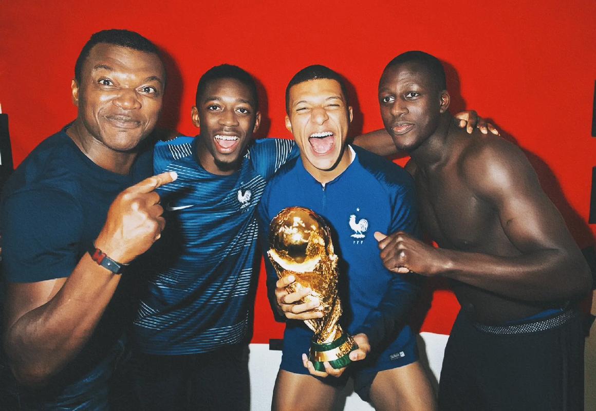 我是没想到😂ESPN发问:谁会想到登贝莱在姆巴佩之前获得金球奖