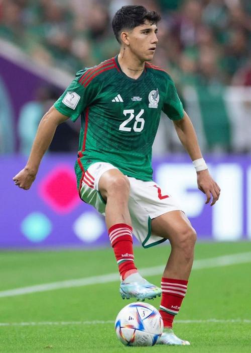 大发神威!阿尔瓦雷斯社媒晒照庆祝戴帽:⚽️⚽️⚽️🕷️