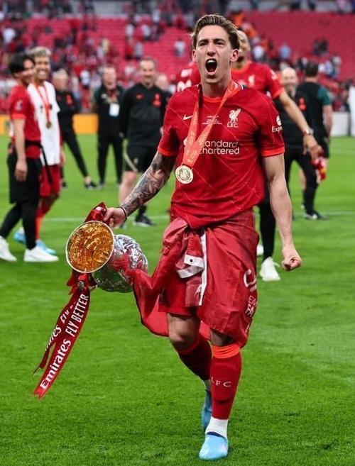 齐米卡斯:意大利球迷有巨大热情,能为罗马效力是一种荣幸