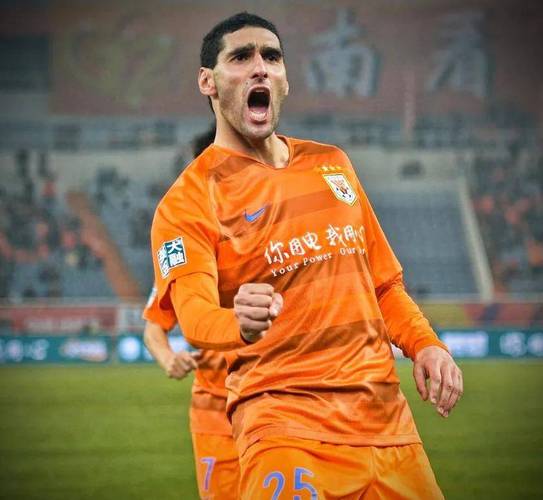 地球没爆炸还是不放假？吉尔社媒：还没退役，会在合适时间公布