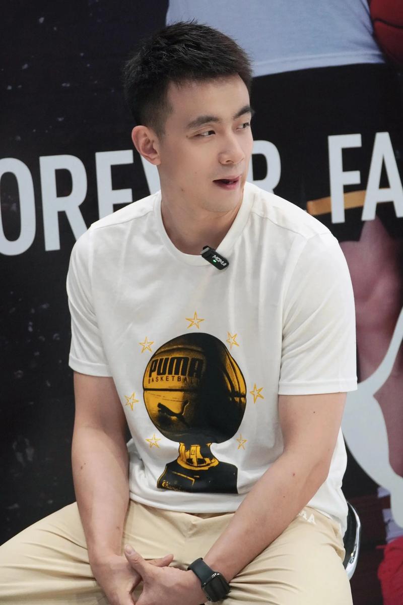 媒体人：赵继伟将接任韩德君成为辽宁男篮新一任球队队长