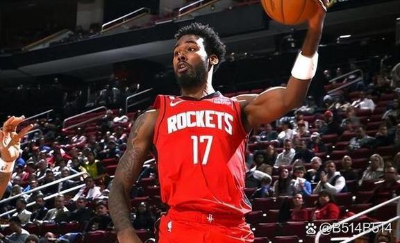 这回范乔丹没法陪你了！火箭主帅乌度卡进行拳击训练