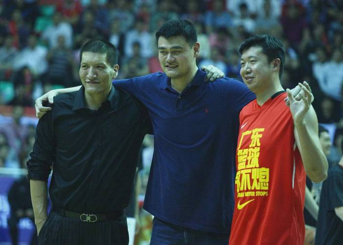 杨毅：以前中国男篮冲突打架 除了姚明&王治郅不上其他10个人全上