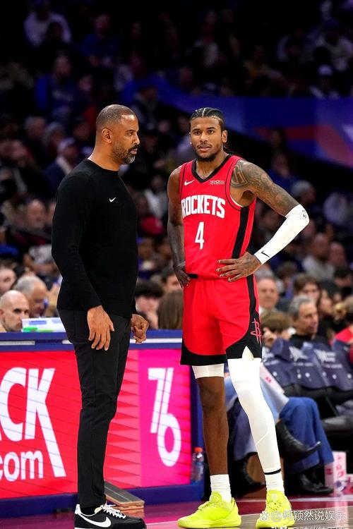 帕金斯：布克需要展现领导力 像保罗当年指导他那样指导杰伦-格林