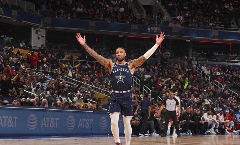 利拉德：新秀赛季就主动站出来投关键球 大学时经常模拟绝杀球