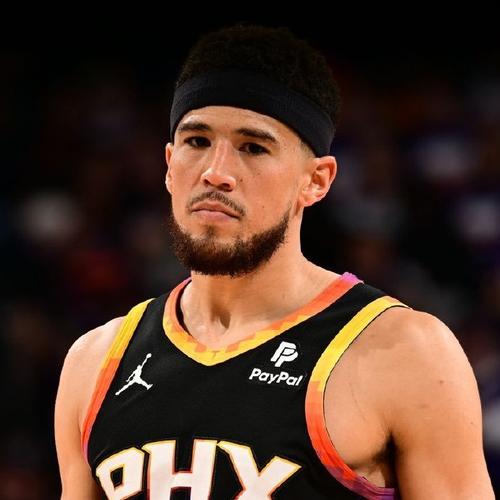 布克:我会尽我所能去发声 因为我感觉去年球队联系不够紧密