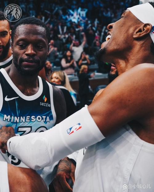 米西奇：布克的领导力其实很扎实但处于KD的阴影下 比尔非常职业