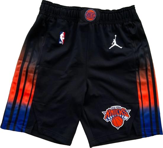 配套回归!除了球衣 加内特时期经典地板涂装新赛季也将回归