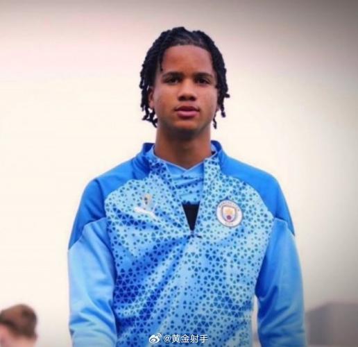 邮报:工作人员称赞曼城小将穆卡萨看起来就像一线队球员