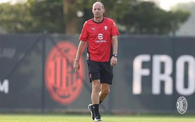 记者:A-希门尼斯因迟到被米兰清洗,囧叔对带坏风气的人毫不手软