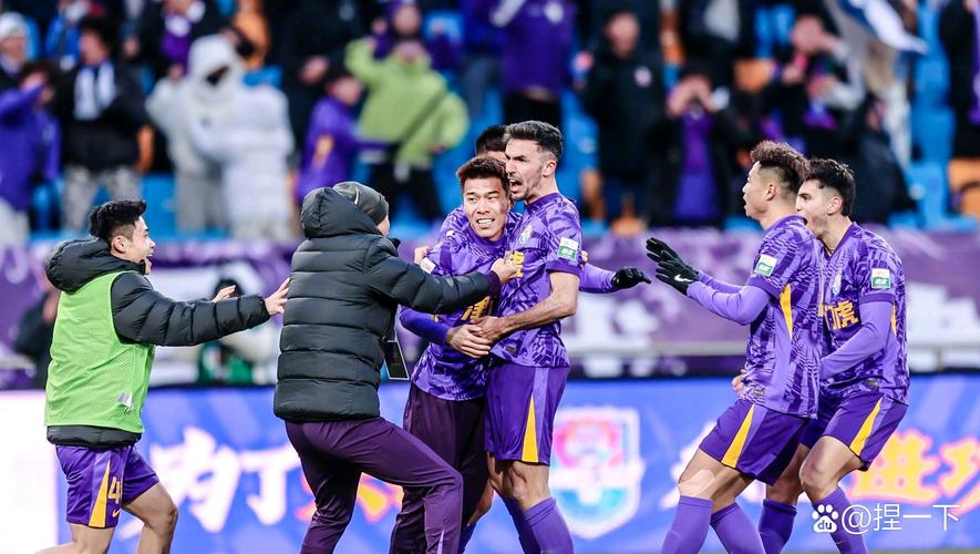 中超8月最佳阵容：费利佩、瓦科在列，蓉城、申花、津门虎各2人