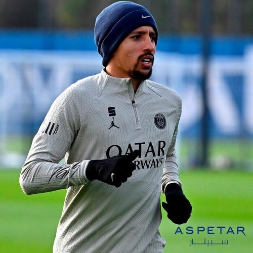 巴黎官方:马尔基尼奥斯左腿股四头肌受伤,接下来几周将接受治疗