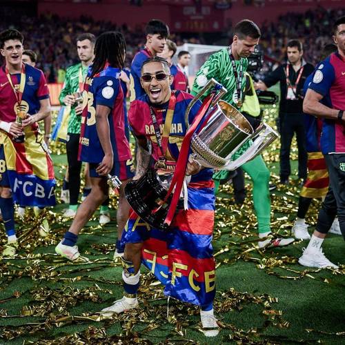 弗里克带巴萨67场实现50胜里程碑，场均拿2.36分、夺得3冠