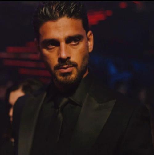 贝纳蒂亚：阿莱格里曾承诺博努奇回归后我能出场，5场后我零出场