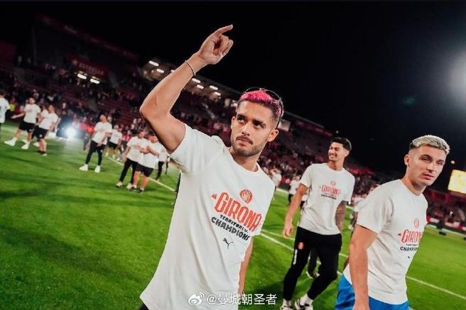 多特后卫扬-库托:赢球才不会在德甲榜首竞争掉队,我们想夺冠