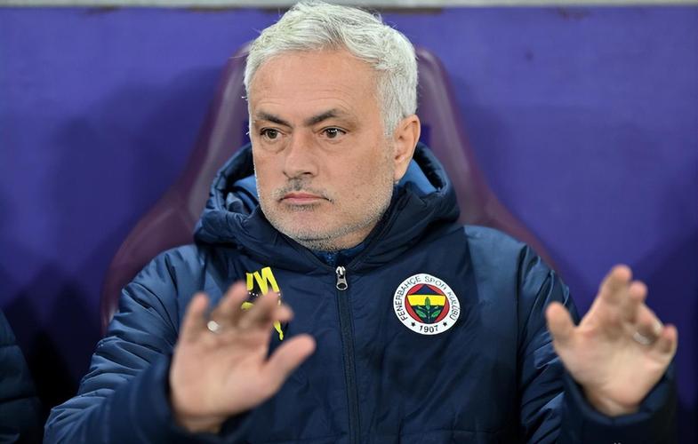 穆帅:现在大家看到的,并非我们理想中的本菲卡