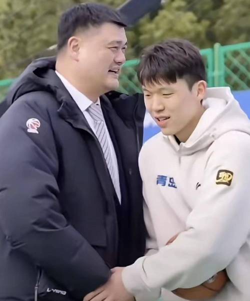 青岛总经理开拓者给杨瀚森的买断费还不够小杨他这几年的伙食费