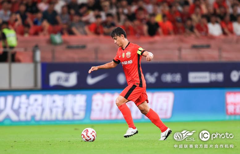 莱昂纳多近2场比赛打进5球,力助上海海港登顶中超榜首