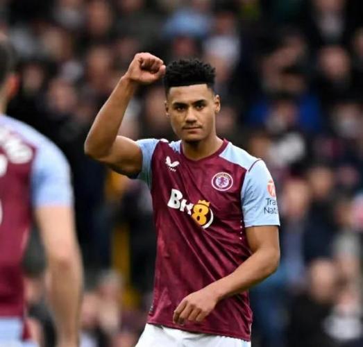 断崖下滑29岁沃特金斯失点7场0球0助上赛季17球14助身价6500万