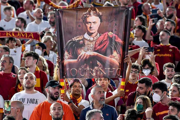 克拉滕伯格：有一次穆里尼奥和我吵架，我朝他扔了一只鞋