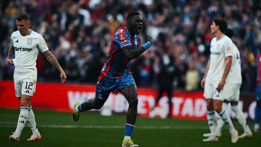 格拉斯纳执教水晶宫后5战红军3胜1平1负，他上任前水晶宫7年不胜