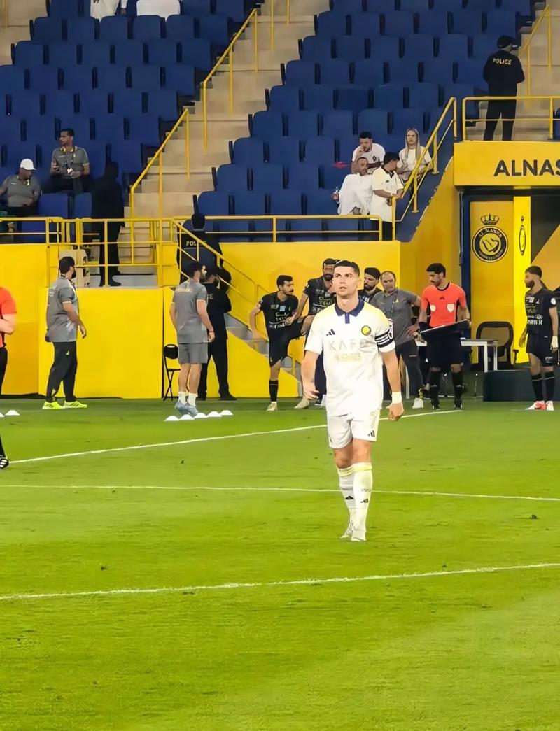 舍什科在英超上半场4次射正，上次有曼联球员做到还是C罗