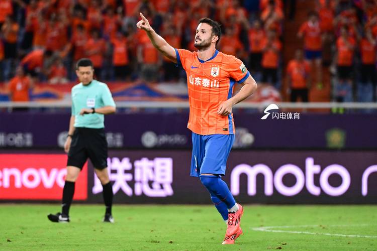 中超最新射手榜:卡扎22球第一,法比奥、莱昂纳多分列二三