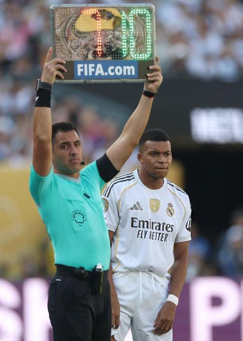 阿斯:姆巴佩独自carry皇马锋线,球队8场18球他进了10个