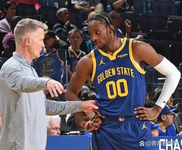 库里谈库明加：必须正视当下发生的事 球队在努力理清眼前的局面