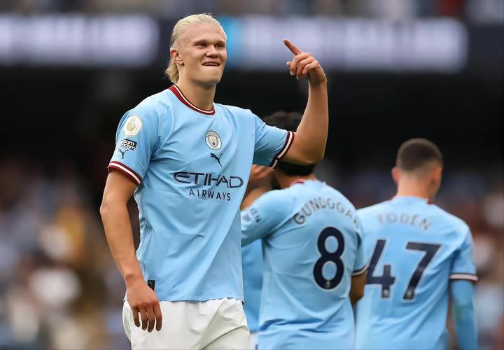 每体:巴萨明夏将尝试签下阿尔瓦雷斯接替莱万,也在考虑哈兰德