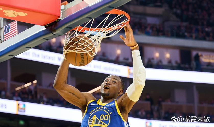 库里谈库明加:我们期待他来到球队后全力以赴帮助我们争取胜利