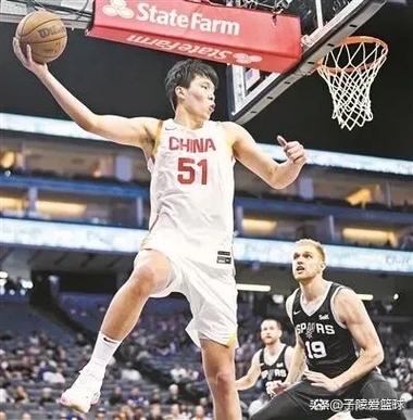 杨瀚森：我总是会对队友们微笑 因为伸手不打笑脸人嘛