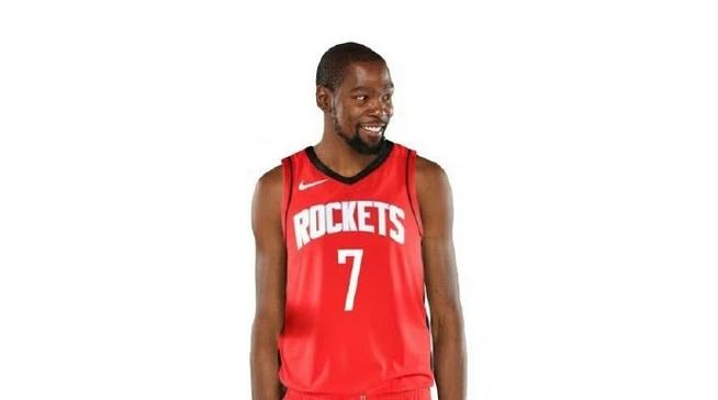 👀火箭三巨头拍摄定妆照 杜兰特谈笑间将C位让给阿门