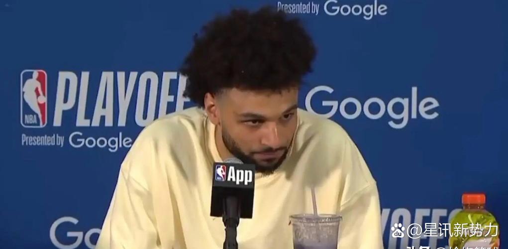 阿德尔曼:穆雷度过了很棒的休赛期 他看起来状态很好&心理上也是