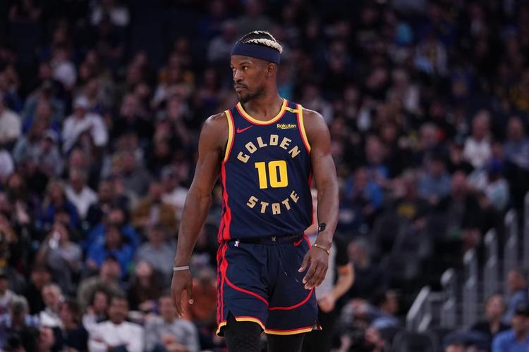 勇记：你曾与球队新援霍福德交手过多次……巴特勒：霍福德是谁？