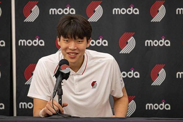 杨瀚森:能站在NBA已非常荣幸且开心 新秀赛季目标是打好每场比赛