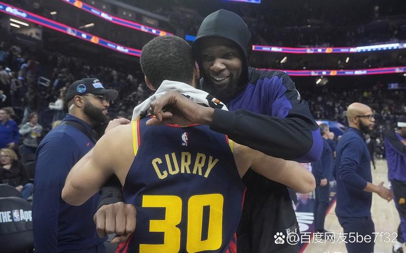 期待新赛季合作!申京晒与杜兰特合照:生日快乐兄弟