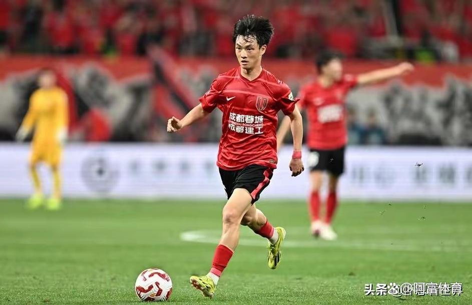 如何评价？本场主裁3次争议判罚，此前他受邀执法海港3-2国安