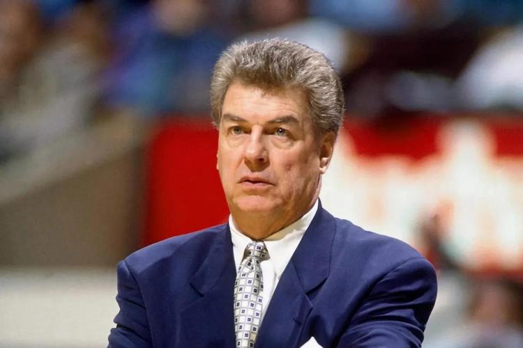 联盟教练哪家强?JJ居中游 卢力压卫冕冠军 科尔第3录像分析师第1