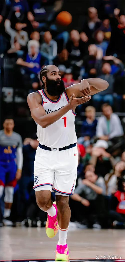 卢:上赛季最后几周哈登已经筋疲力尽了 这是我们的错!