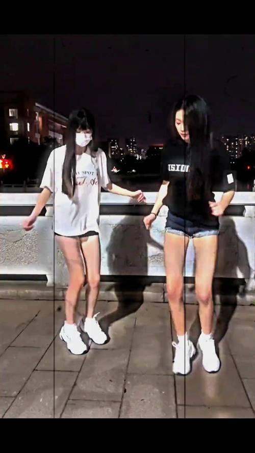 这个漂亮！杜兰特连线美女记者 邀请其看比赛&赛后一起吃点小烧烤