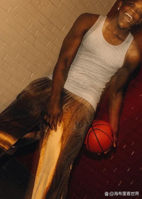 维拉纽瓦:爱德华兹让人想起乔丹 他朝此方向发展将会很恐怖