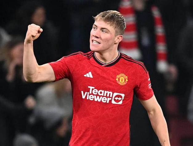 霍伊伦:我触摸那不勒斯臂章庆祝,因为我很高兴在这踢球和踢欧冠