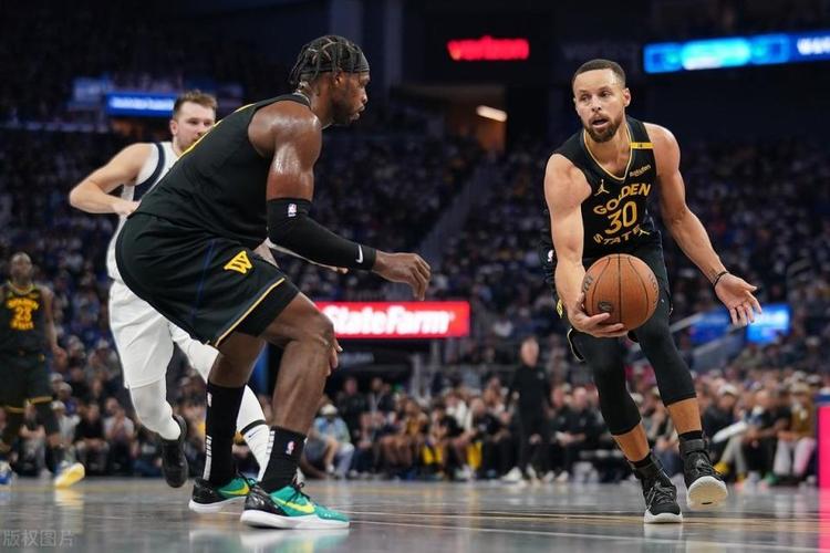 克莱谈球队进攻：主要围绕内线展开 必须发挥优势无球切入