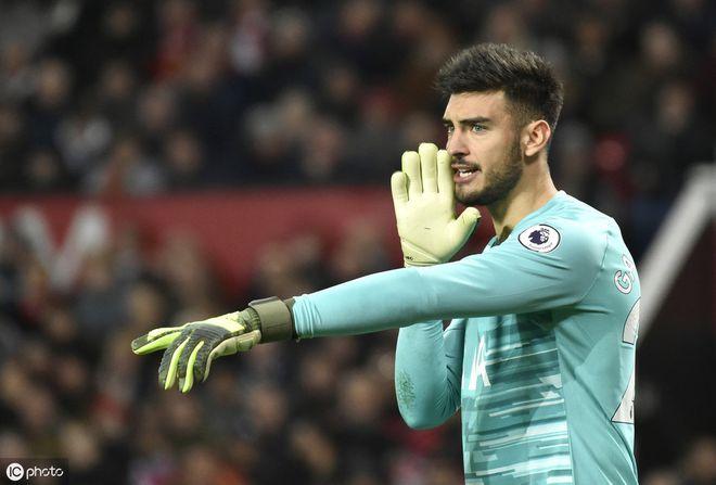 邓恩：已熟悉范甘迪的防守体系 接下来要做的就是沟通执行到位