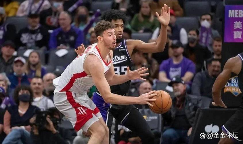 本-戈登：初见姚明只觉他太高大了 以为他体内有外星人在控制