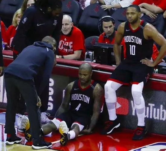 连续折戟西决!帕金斯:华子需提升领导力 攻防两端都要担起责任